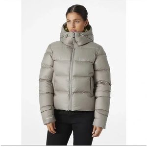 NWOT Helly Hansen Essence Down puffer jacket Women L